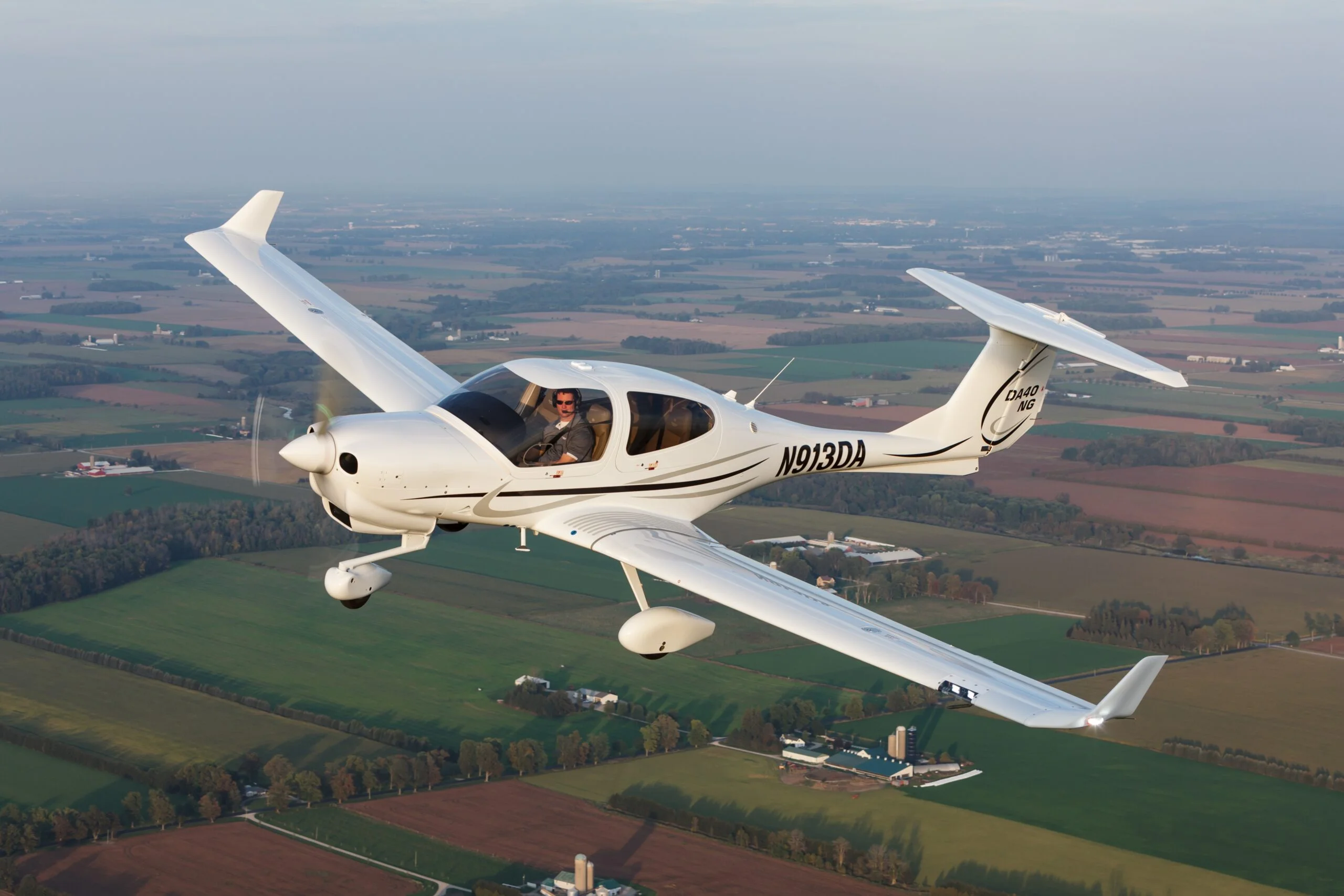 Diamond DA40 in flight