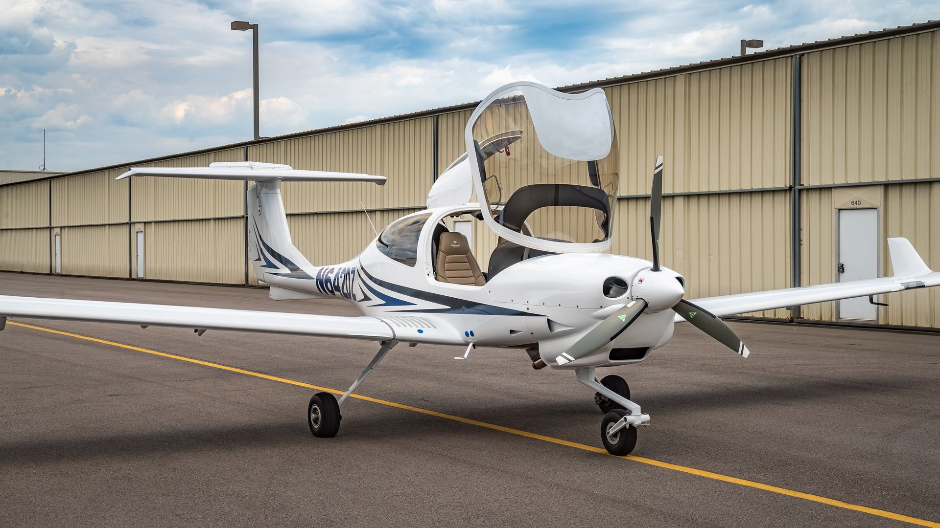 2023/DA40/Diamond/U0011893