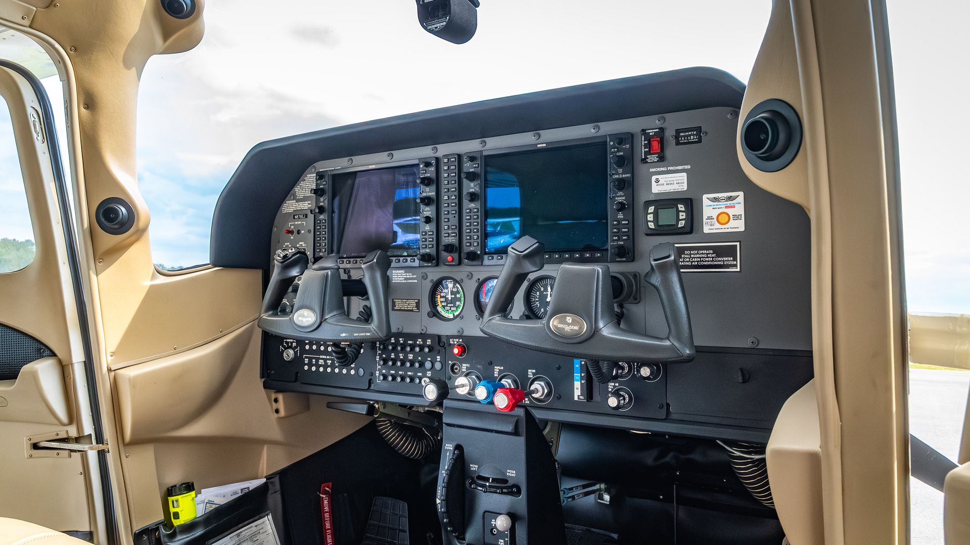 N876EJ - 2011/182/Cessna/U0035540
