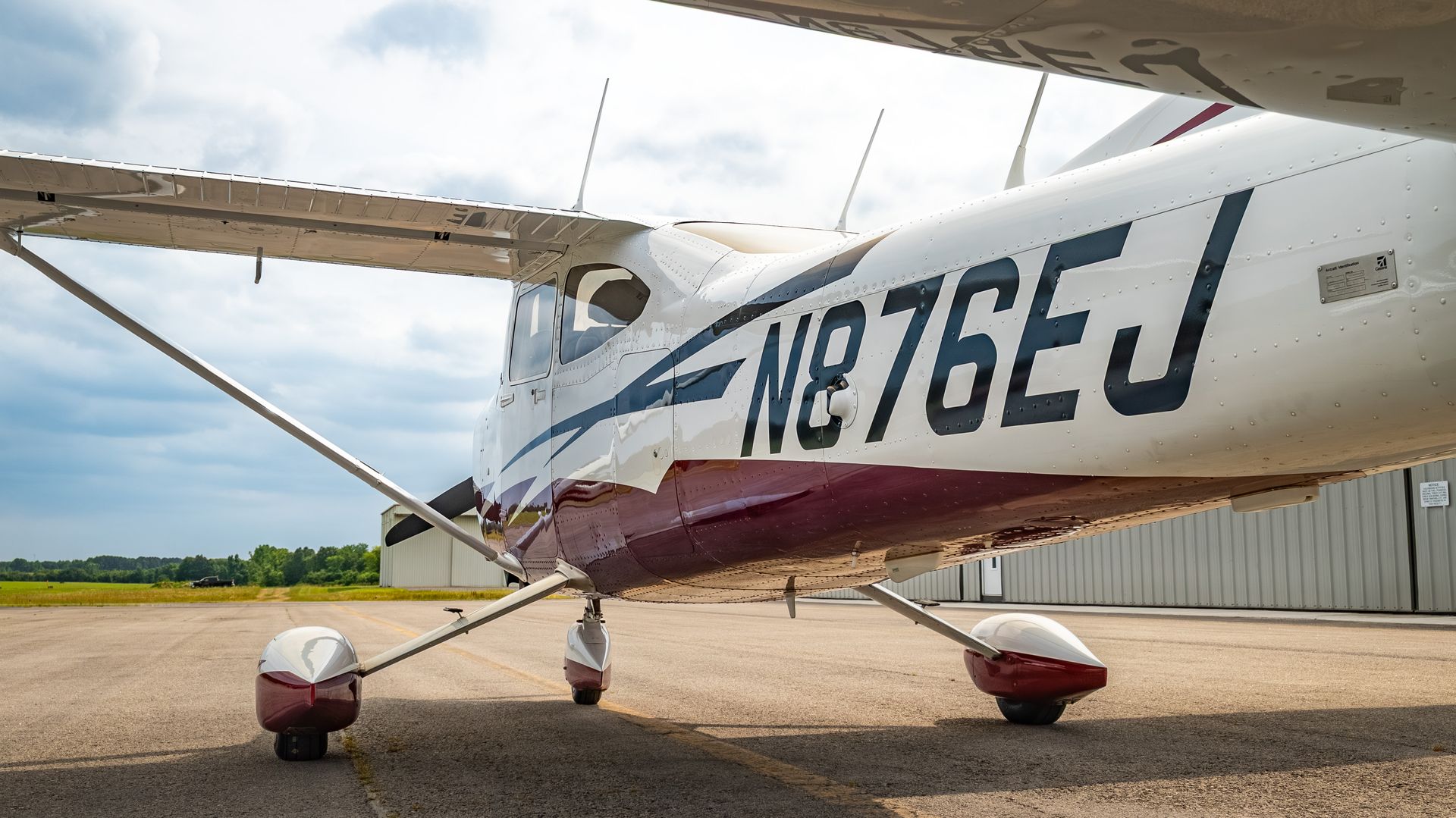 N876EJ - 2011/182/Cessna/U0035540