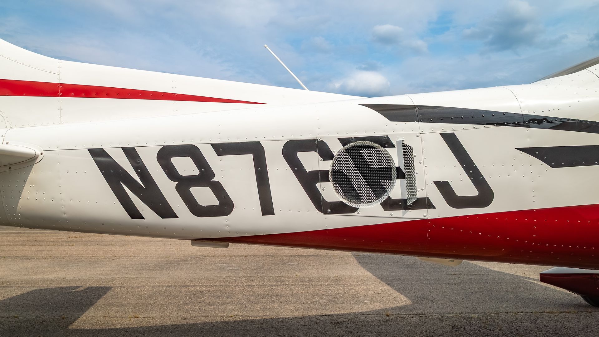 N876EJ - 2011/182/Cessna/U0035540