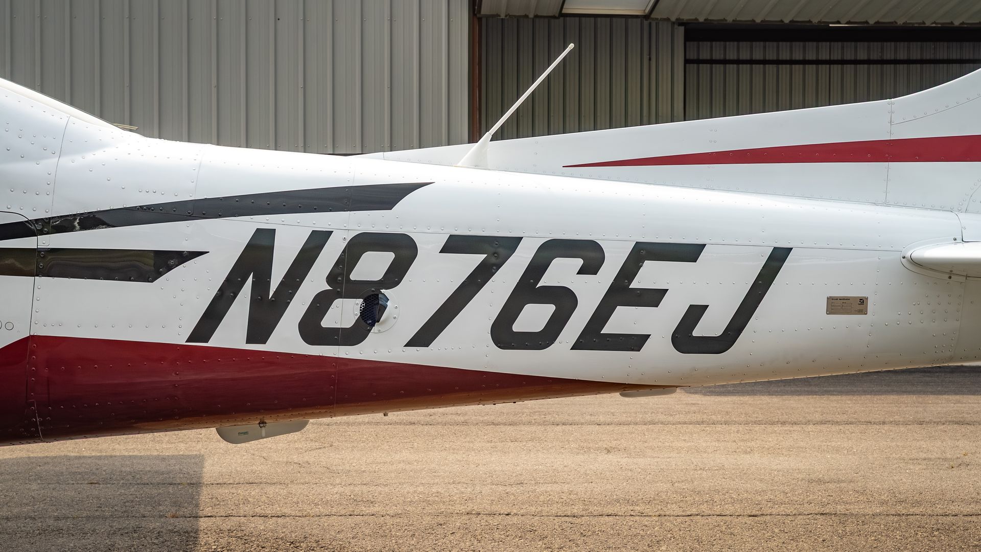 N876EJ - 2011/182/Cessna/U0035540