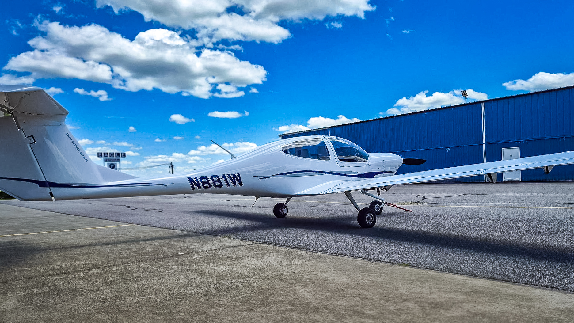 N881W - 2005/DA40/Diamond/U0013216