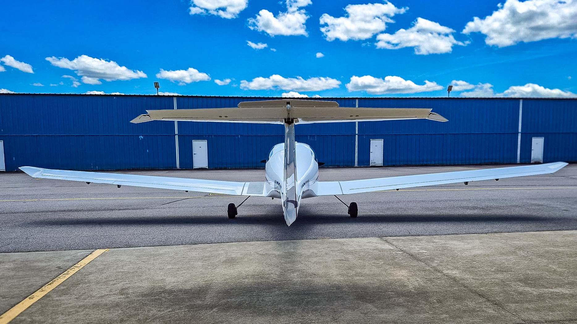 N881W - 2005/DA40/Diamond/U0013216