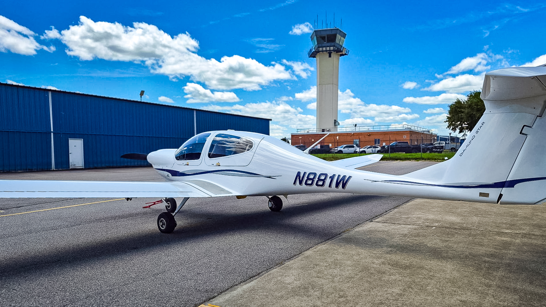 N881W - 2005/DA40/Diamond/U0013216