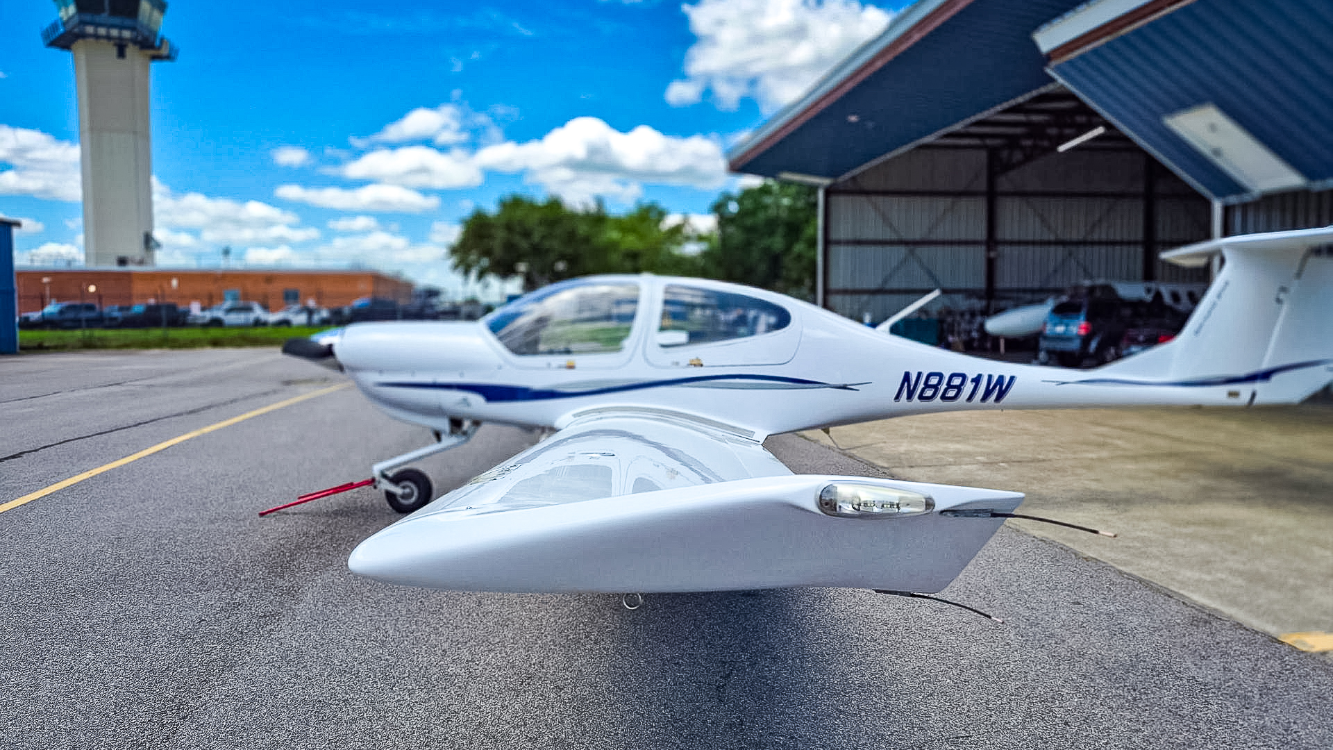 N881W - 2005/DA40/Diamond/U0013216