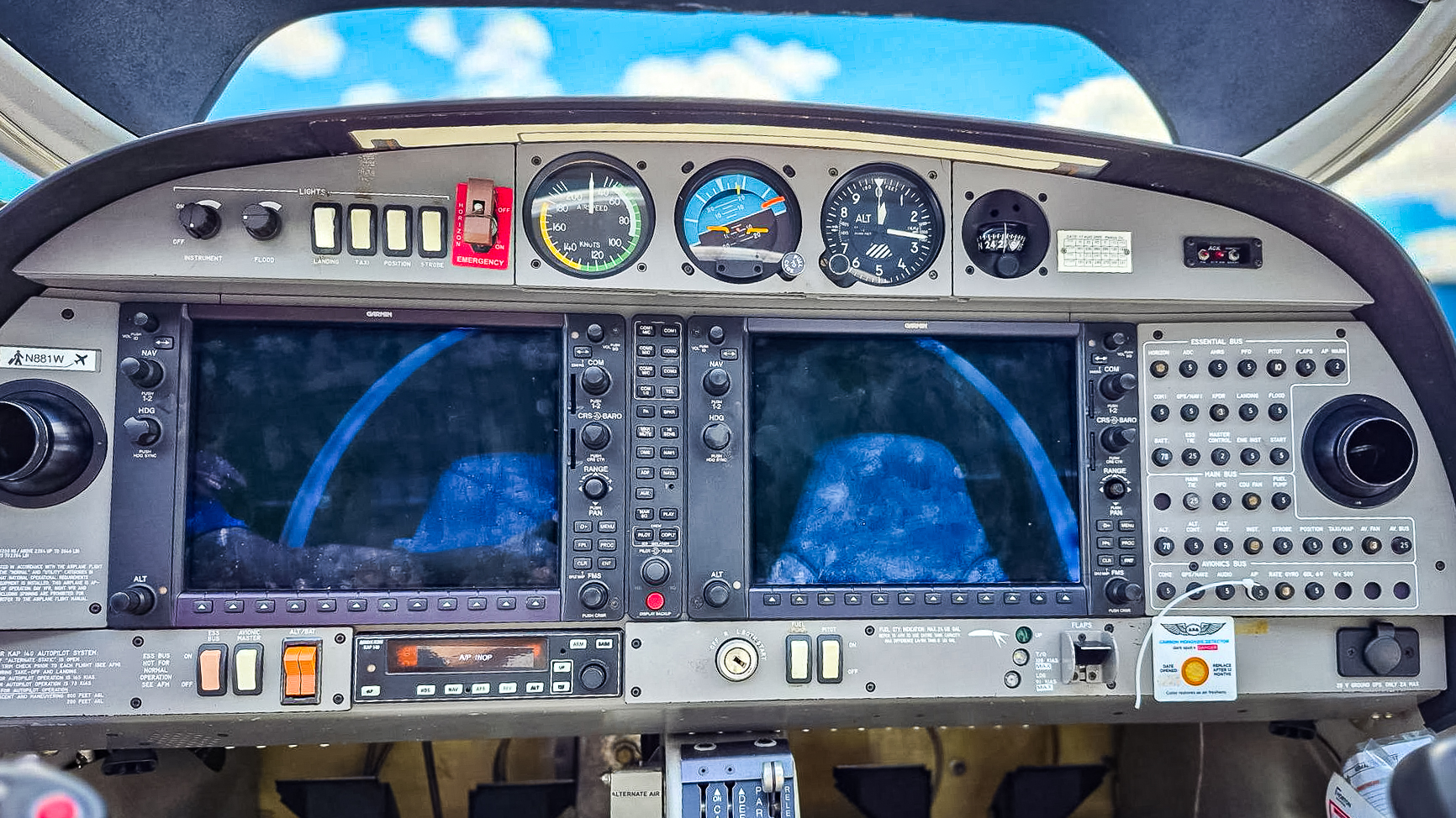 N881W - 2005/DA40/Diamond/U0013216