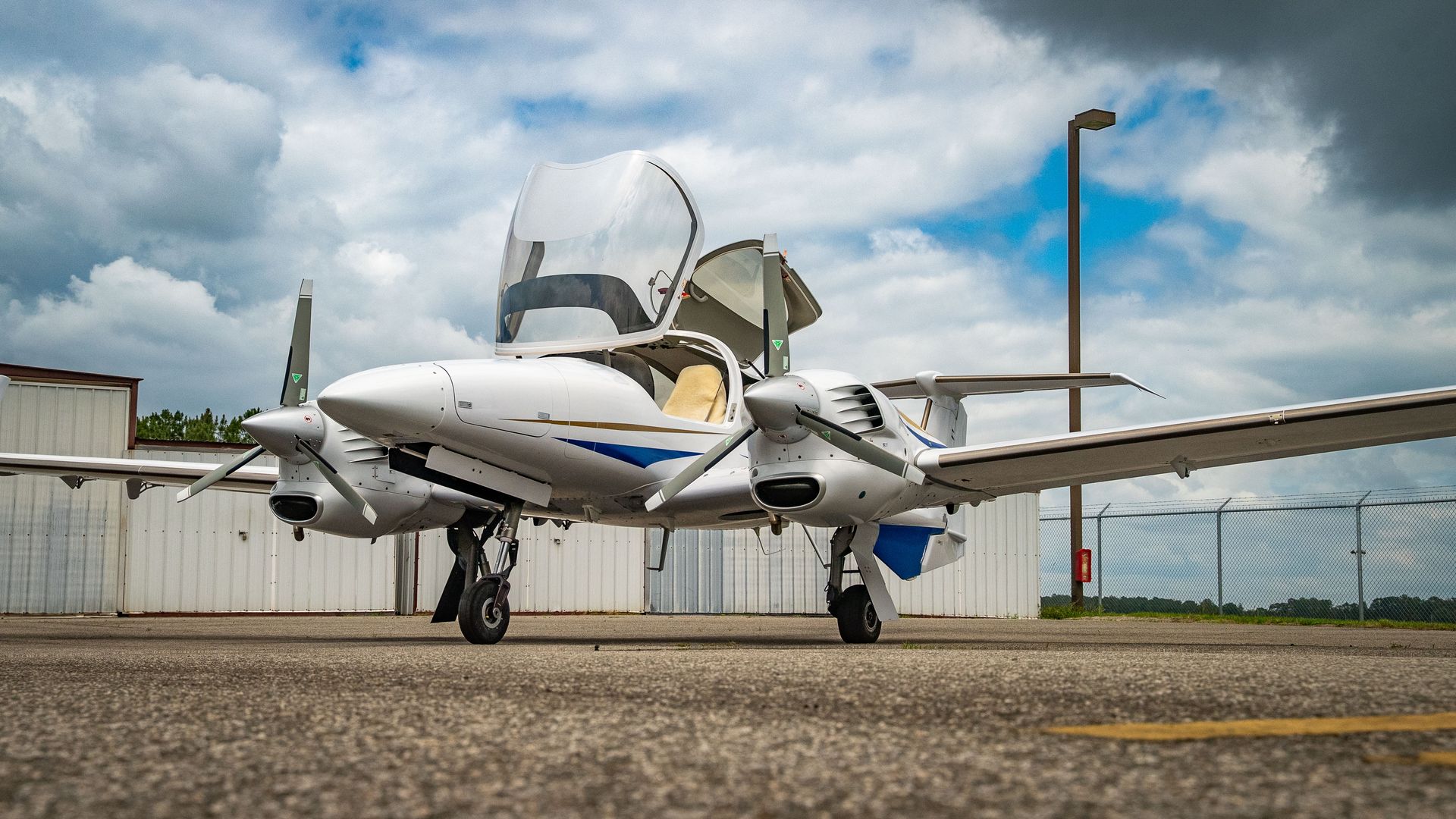 N594ER - 2007/DA42/Diamond/U00155