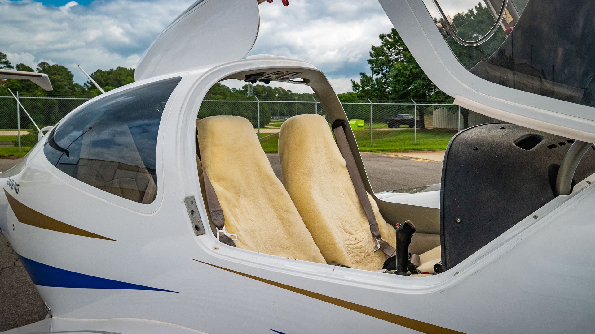 N594ER - 2007/DA42/Diamond/U00155