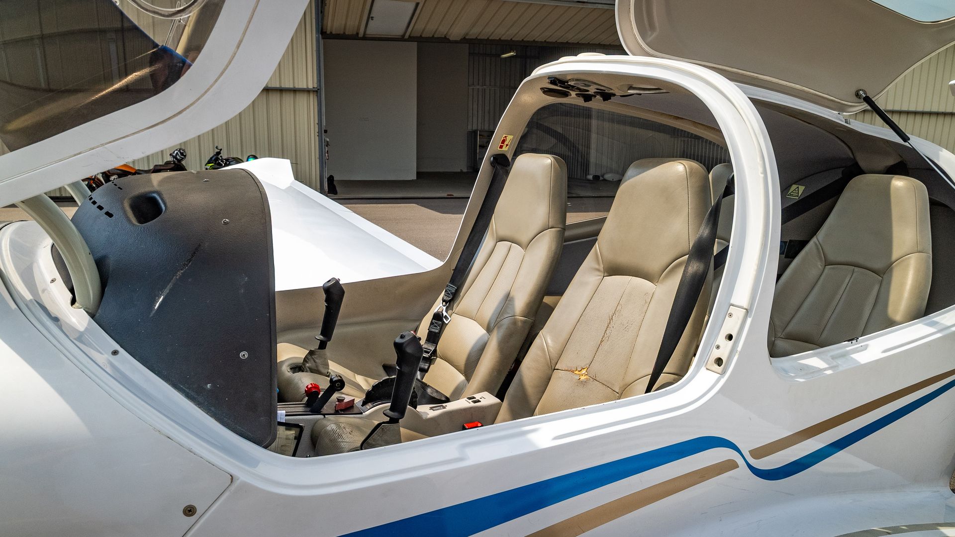 N61LH - 2004/DA40/Diamond/U0012878