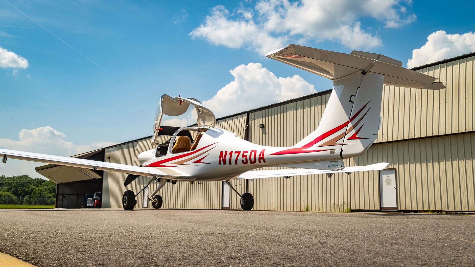N175DA - 2011/DA40/Diamond/U00250
