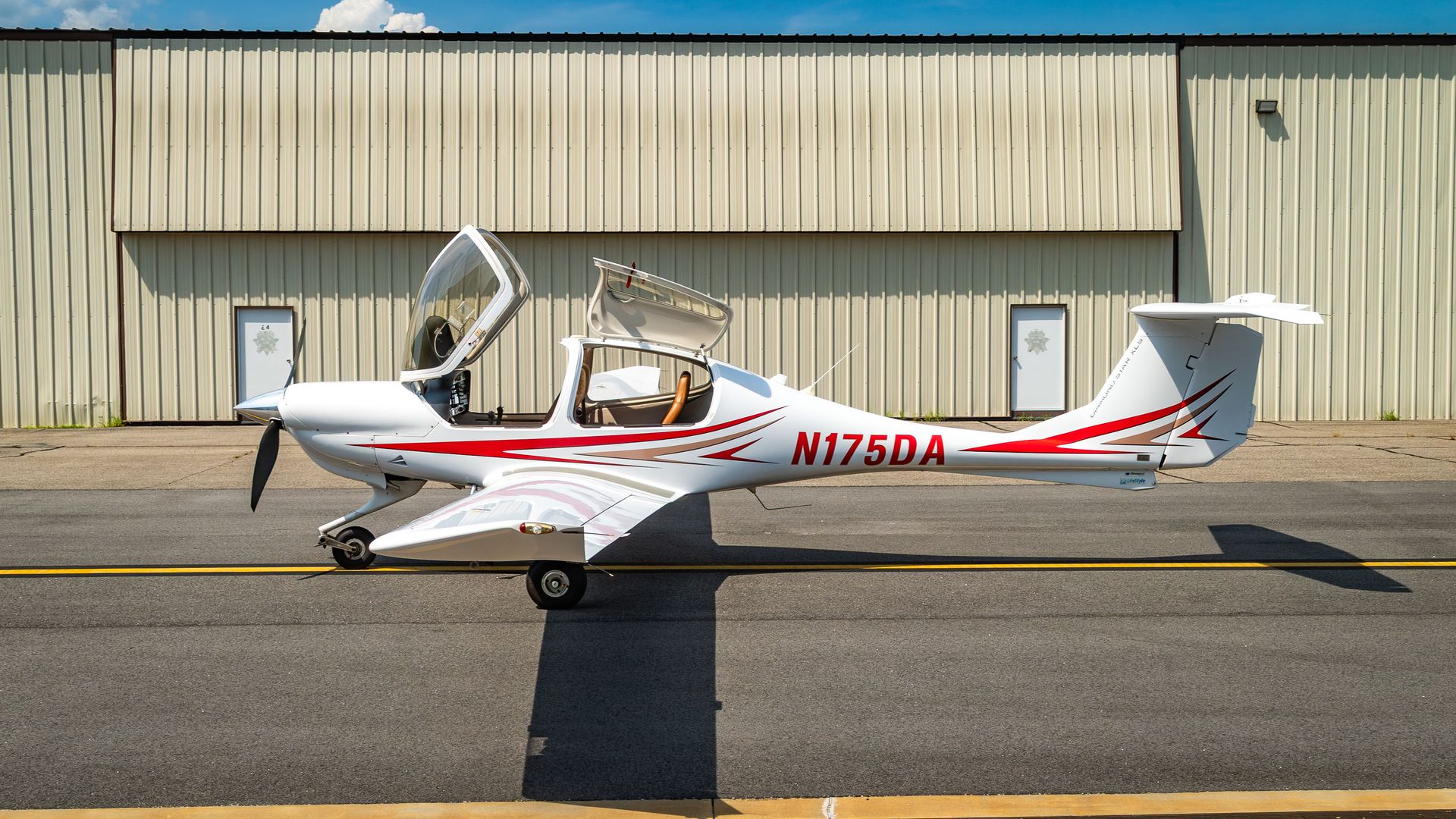 N175DA - 2011/DA40/Diamond/U00250