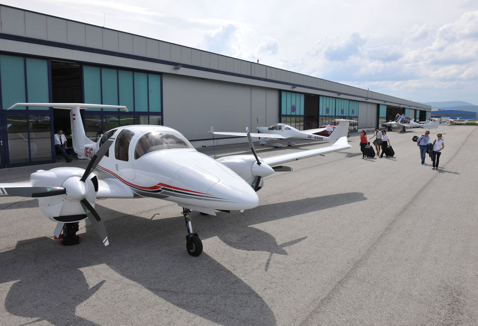Diamond DA62