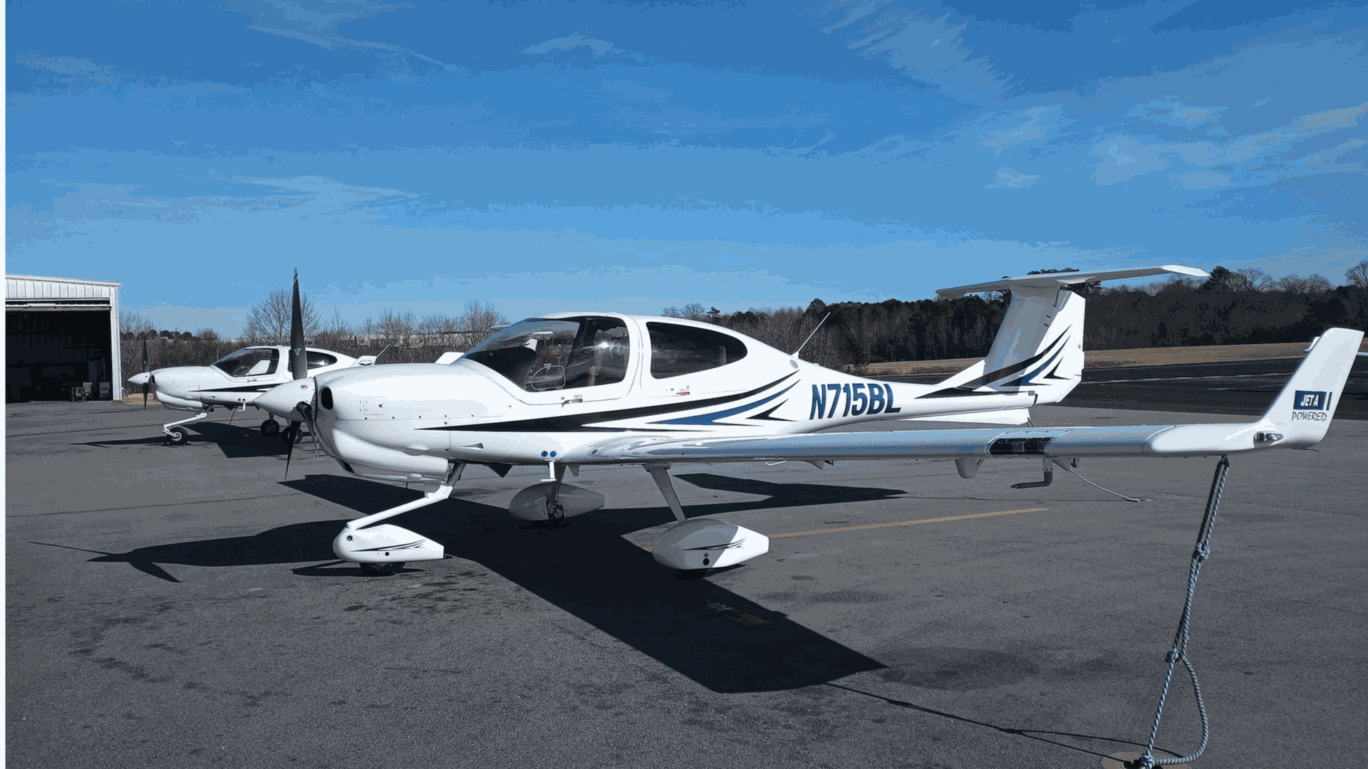 N715BL - 2023/DA40/Diamond/U0011892